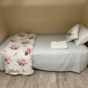 Guest house A Cozy In Queens